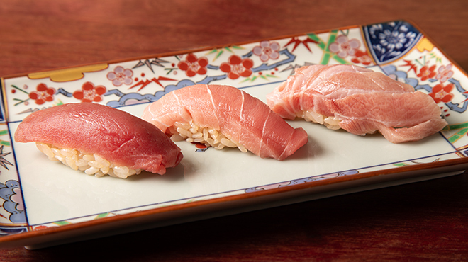 大腹、中腹、赤身（鮪魚不同部位）